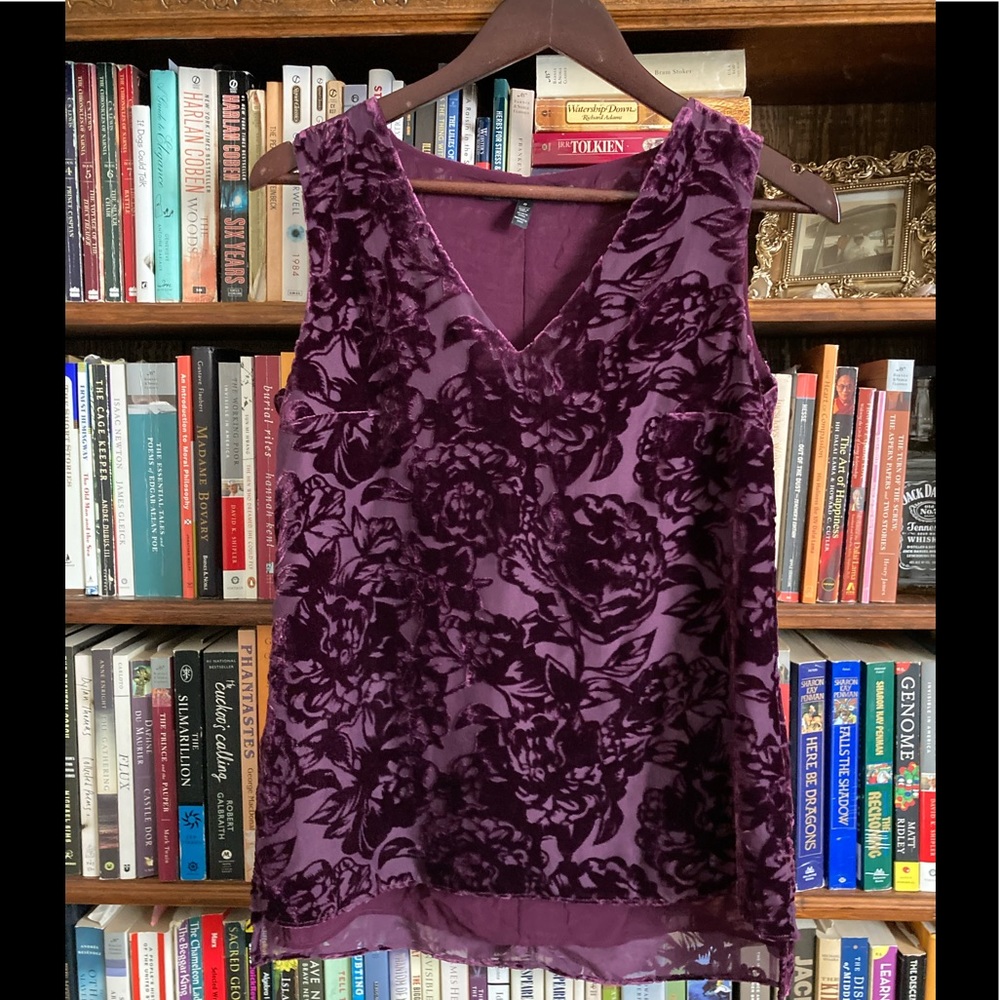 NWOT White House Black Market Velvet Top